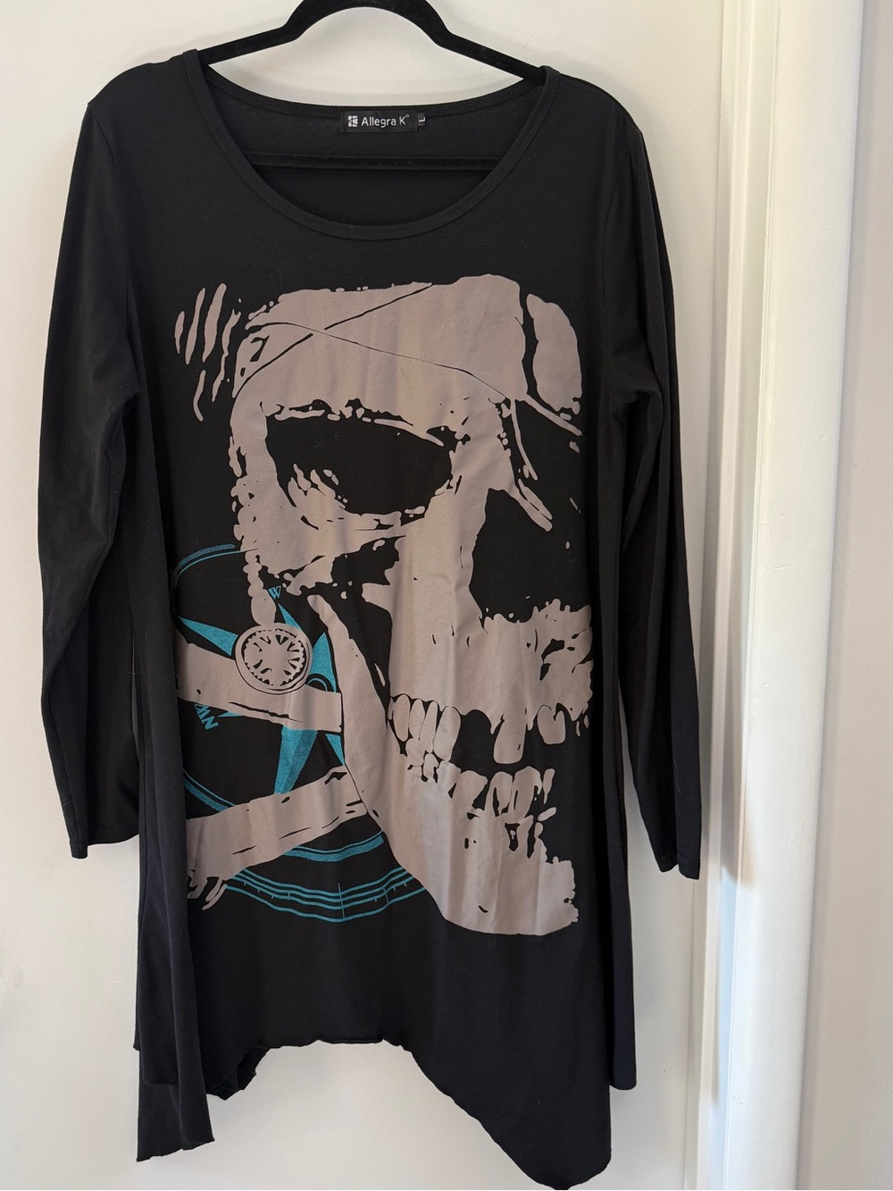 Allegra K Black Tunic with Beige Skull and Teal Accents